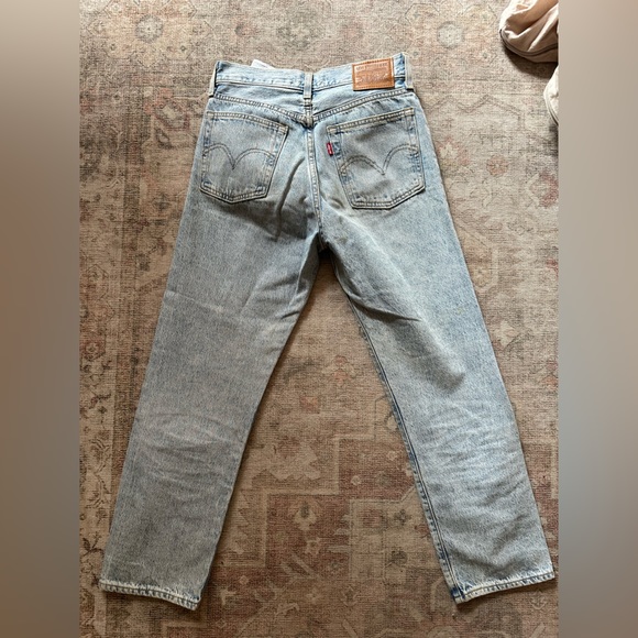 Levi’s wedgie straight jeans - Picture 2 of 3